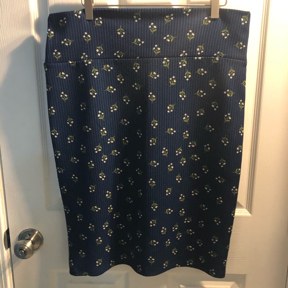 BOGO/50 Floral LuLaRoe Cassie